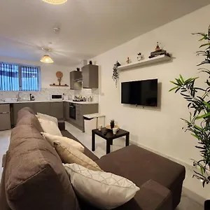  Apartment Flat 5 - 10 Min To Centre By Promise